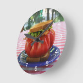 Holy Tomato! Runde Wanduhr (Winkel)