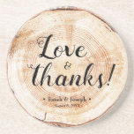 Holz Grain Rustic Wedding Liebe und Dank an die Ve Getränkeuntersetzer<br><div class="desc">Personalisieren Sie diesen Untersetzer für Ihre Hochzeitsgäste mit Ihren Namen (Braut und Bräutigam) und Hochzeitsdatum. Holz,  Holzscheibe,  auf diesen Untersetzer für eine rustikale oder botanische Hochzeit bedruckt. Nutzbarer Gefallen und ein schöner Sake. "Liebe & Dank: Drehbuch in einem eleganten und modernen Schriftart.</div>