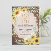 Holz Rustikale Sonnenblume Save the Date Ankündigung (Stehend Vorderseite)
