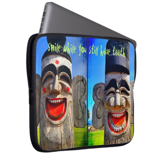 Holz Totum lächeln, während Sie noch Zähne Zitat h Laptopschutzhülle (Vorne Rechts)