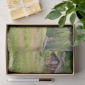 Holz- und Steinhütte in einem Grasfeld geschmuggel Seidenpapier (Geschenk)