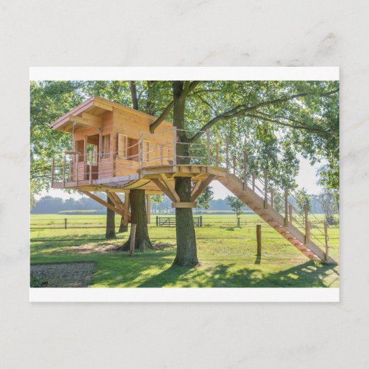 Holzbaumhaus aus Eichenholz mit Gras Postkarte (Vorderseite)
