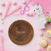 Holzbaumstumpf mit gemeißeltem Herzen Rustikale Ho Pappteller (Party)