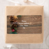 Holzboden mit Kiefernzapfen (Insitu)