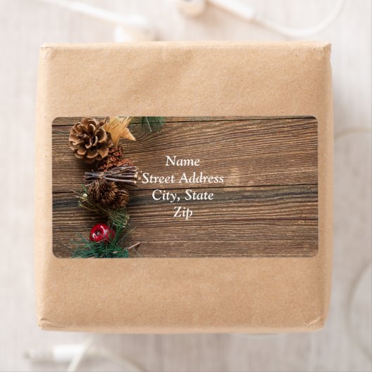 Holzboden mit Kiefernzapfen (Insitu)