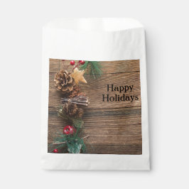 Holzboden mit Kiefernzapfen Geschenktütchen