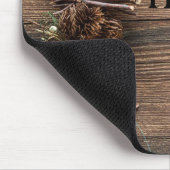 Holzboden mit Kiefernzapfen Mousepad (Ecke)