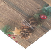 Holzboden mit Kiefernzapfen Tischdecke (Schrägansicht)