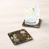 Holzboden mit mechanischem Seepferd Getränkeuntersetzer (Rechte Seite)