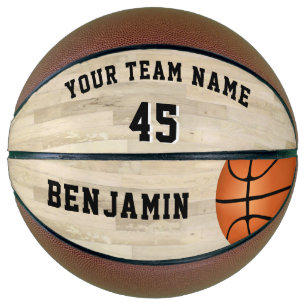 Holzbodenbelag mit Teamname und -nummer Basketball
