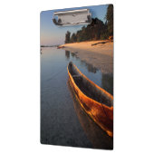 Holzboote am Tondooni Beach Klemmbrett (Links)