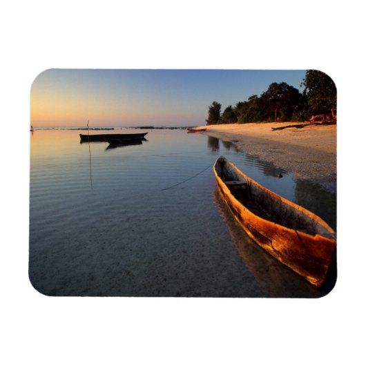 Holzboote am Tondooni-Strand Magnet (Horizontal)