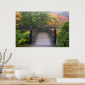 Holzbrücke im japanischen Gartenposter Poster (Küche)