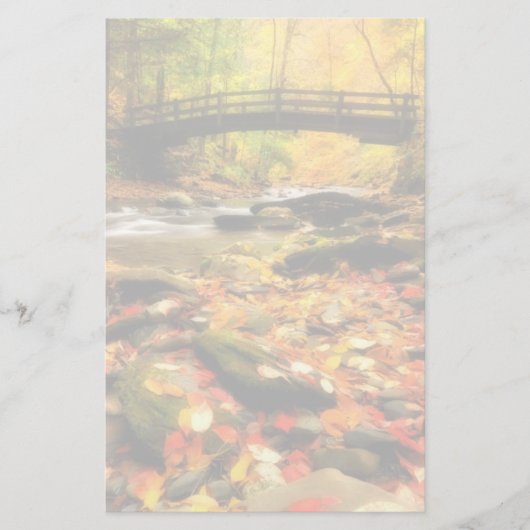 Holzbrücke und Bach im Herbst Briefpapier (Vorderseite)