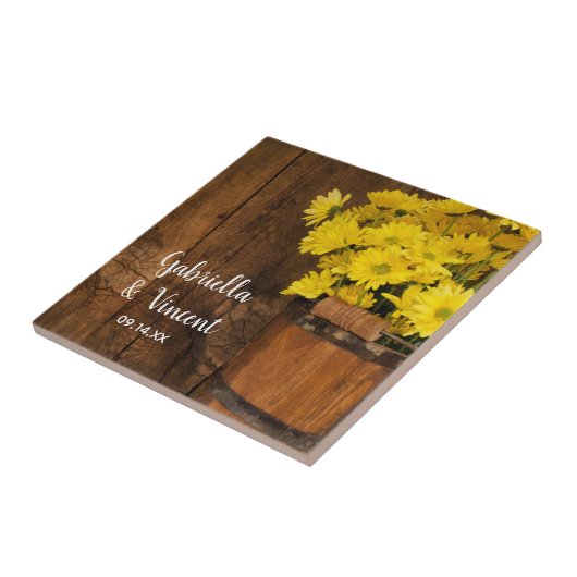 Holzeimer und gelbe Laieneisen Fliese (Seite)