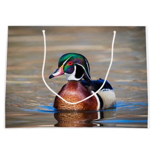 Holzente in einem Teich Große Geschenktüte (Vorderseite)