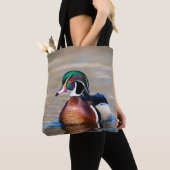 Holzente in einem Teich Tasche (Von Nahem)