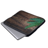 Hölzer mit kleinem Farngras aus Pflanze Laptopschutzhülle (Vorne Knopf)