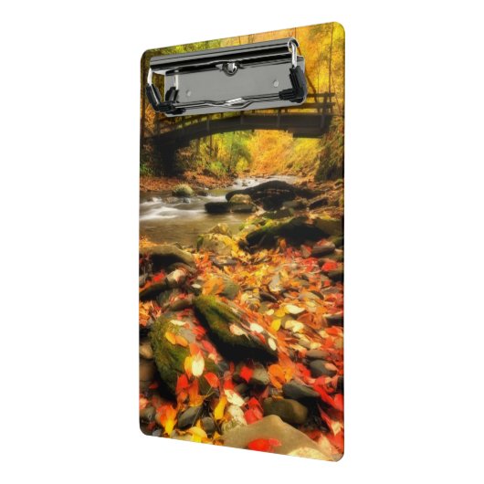 Hölzerne Brücke und Nebenfluss im Fall Mini Klemmbrett (Gewinkelt2)