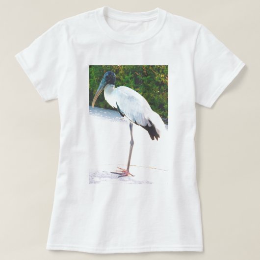 Hölzerner Storch in der Abendsabnutzung T-Shirt (Design vorne)