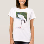 Hölzerner Storch in der Abendsabnutzung T-Shirt (Vorderseite)