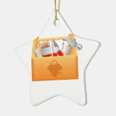 Hölzerner Werkzeugkasten mit Werkzeugen Keramikornament (Links)