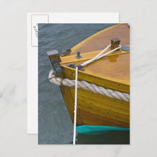 Hölzernes Segelboot im Wasser Postkarte (Vorne/Hinten)