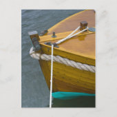 Hölzernes Segelboot im Wasser Postkarte (Vorderseite)
