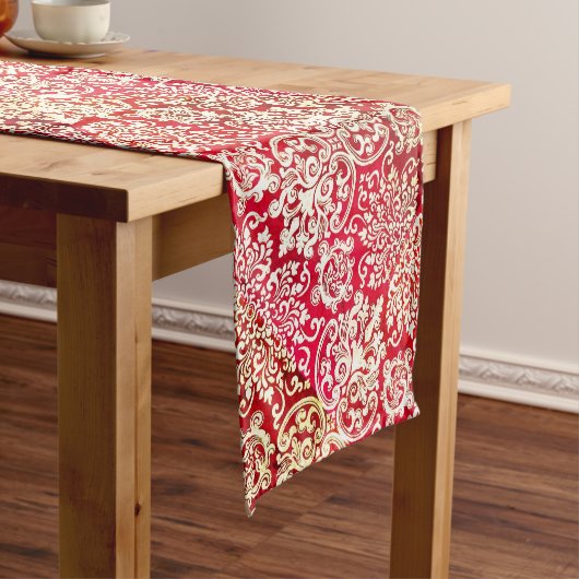 Holzgold und kurzer Tischläufer mit Feuer (Beispiel)