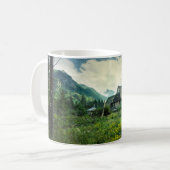 Holzhaus, Berglandschaft. Kaffeetasse (Vorderseite Links)