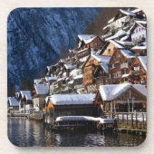 Holzhäuser am Seeufer in Hallstatt, Österreich Getränkeuntersetzer (Vorderseite)