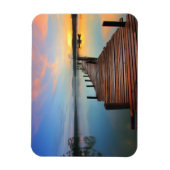 Holzheck-Seascape in farbenfrohen Sonnenuntergang Magnet (Vertikal)