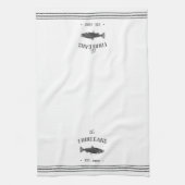 Holzkohle und Weißfisch Personalisiert Geschirrtuch (Vertikal)