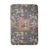 Holzkohlegrau Boho Floral Monogramm Badematte (Vorderseite Vertikal)