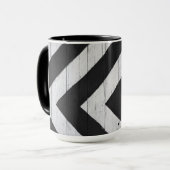 Holzkörner in Schwarz und Weiß gestrichen Tasse (Vorderseite Links)
