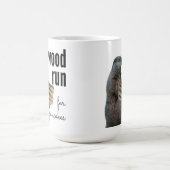 Holzlauf für Pfannkuchen (mit Woodchuck) Kaffeetasse (Mittel)