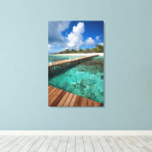 Holzpfeife, die mit Strand verbunden ist Leinwanddruck (Insitu (Holzboden))