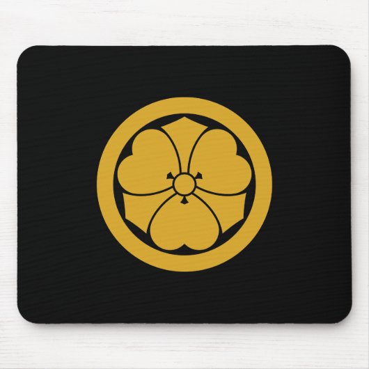 Holzscheitel mit Schwertern im Kreis 1 Mousepad (Vorne)