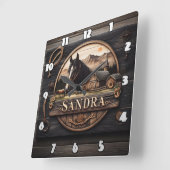 Holzschild mit Pferd und Stall bei Sonnenuntergang Quadratische Wanduhr (Winkel)