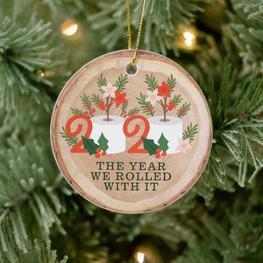 Holzschlitz gerollt mit einem lustigen Toilettenpa Keramik Ornament (Baum)