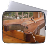 Holzsegler Boom w Yoke Laptopschutzhülle (Vorderseite)