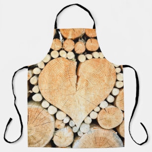 Holzstämme aus Hörnchenholz Schürze