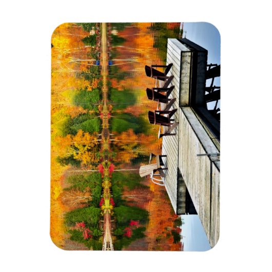 Holzsteg auf Herbstsee Magnet (Vertikal)