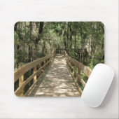 Holzsteg durch den Wald Mousepad (Mit Mouse)