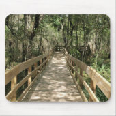 Holzsteg durch den Wald Mousepad (Vorne)