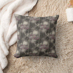 Holzstuhl mit Blume Naturmuster Kissen