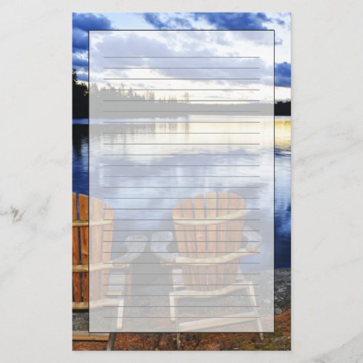 Holzstühle bei Sonnenuntergang am See Briefpapier (Vorderseite)