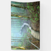 Holztreppen durch den Wald Banner (Vertikal)