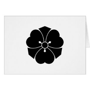 Holztruhe mit Schwertern