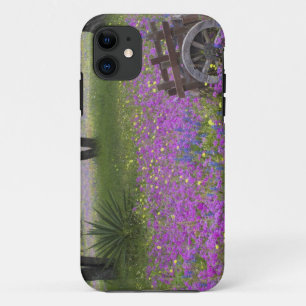 Holzwagen auf einem Feld mit Phlox, Blaue Bonnets  Case-Mate iPhone Hülle